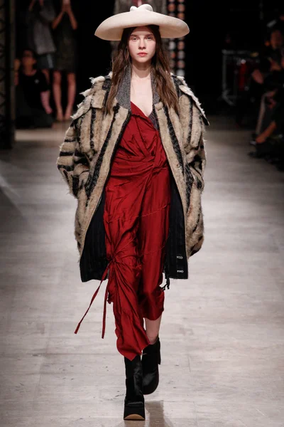 Look 9